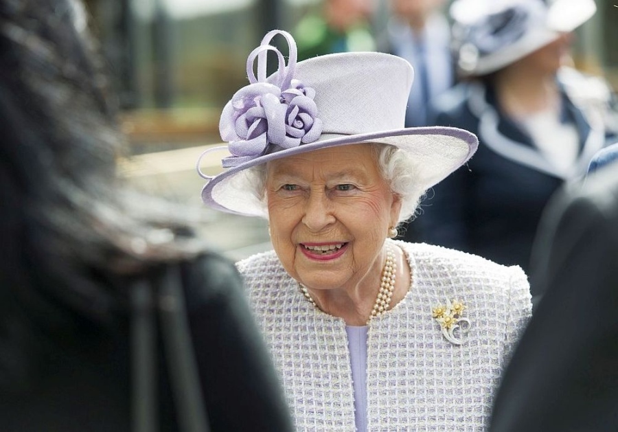 Кралица Елизабет II: Световните лидери говорят, но не правят нищо!